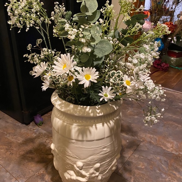 Artificial flower arrangements - Picture 7 of 10